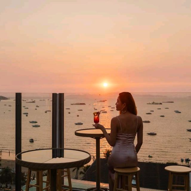 ดินเนอร์สุดโรแมนติก รูฟท็อปสุดชิค วิวทะเลพัทยา