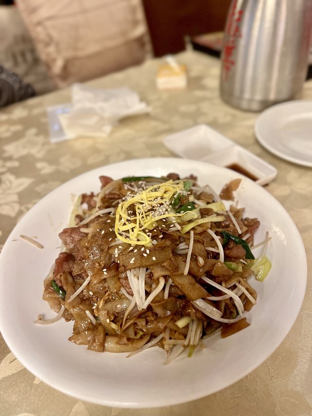 老店懷舊風味：必食乳鴿、雞粥、炒牛河