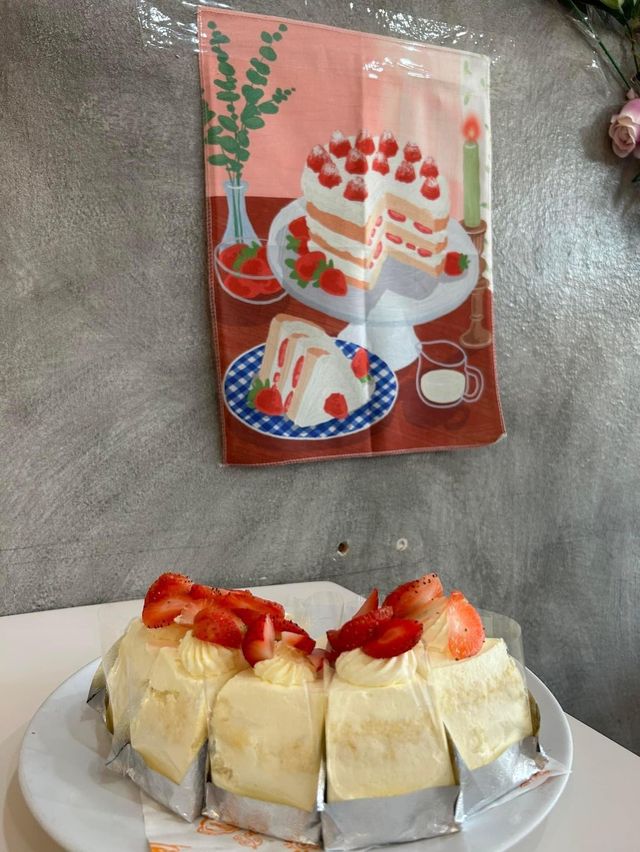 : Yanee bakery homemade 🥐🧁✨