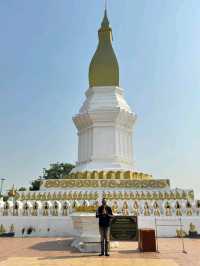 ไหว้พระริมฝั่งโขง