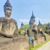 สวนพระ Buddha Park หรือ สวนวัฒนธรรม เซียงควร