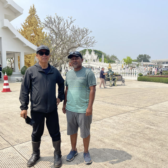 The fascinating white temple of Chiang Rai