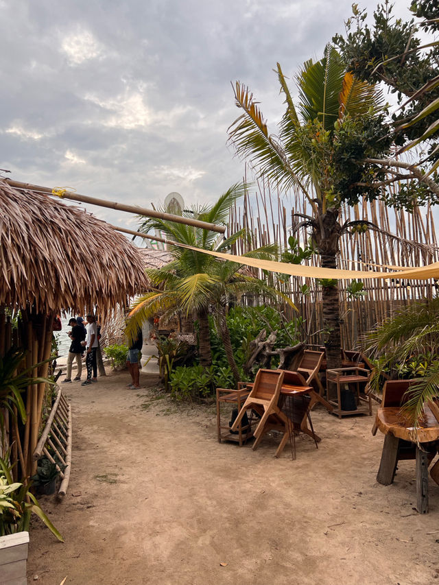 คาเฟ่ริมทะเลบางแสน laguna cafe ✨🌴🌊