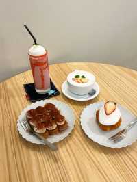 【福岡カフェ】春を感じるいちごスイーツと絶品ティラミス