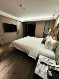 🏢 Modern Hotel in Old Building 