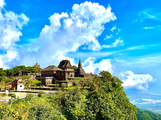 Wat Sampov Pram វត្ត​សំពៅ​ប្រាំ