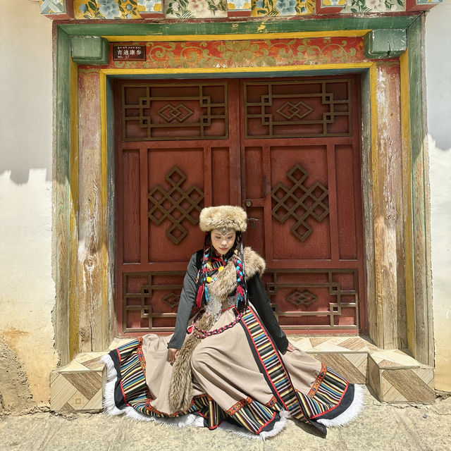 Photoshoot at Shangri-La Wearing Tibetan Costume 