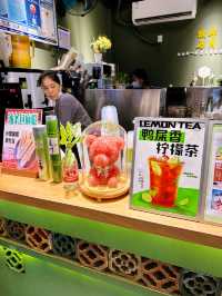 Refrehing Hand Lemon Fruit Tea
