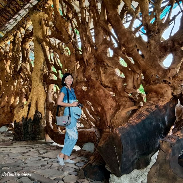 วัดเขาถ้ำประทุน ชมโบสถ์รากไม้ หนึ่งเดียวในไทย