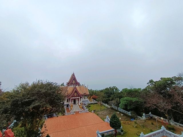 พระบรมธาตุศรีนครินฯ ดอยแม่สลอง