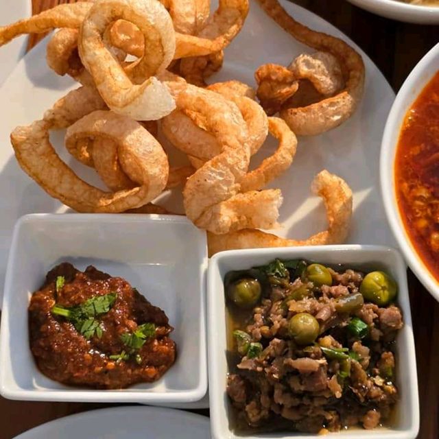 🥢🍽 บุฟเฟ่ต์ข้าวแกงโรงแรมหรู 99 บาท‼️