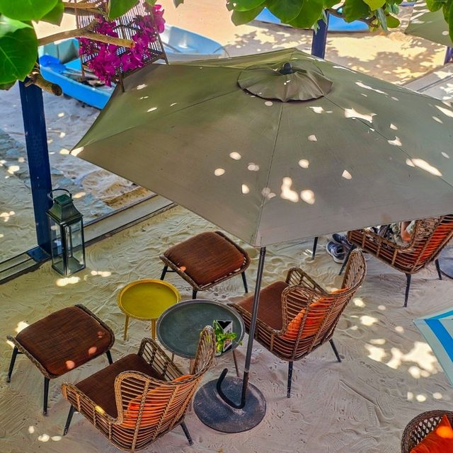 ร้านอาหารและคาเฟ่ติดริมทะเล หาดส่วนตัว ร้านอาหารและคาเฟ่ติดริมทะเล หาดส่วนตัว