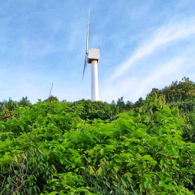 🇲🇾 Windmill Point Adventure: Hike to Perhentian Kecil’s Scenic Summit