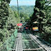 搭纜車：輕鬆上高尾山