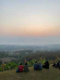 จุดชมวิวหยุนไหล | จ.แม่ฮ่องสอน ⛰️☀️🌳🏮