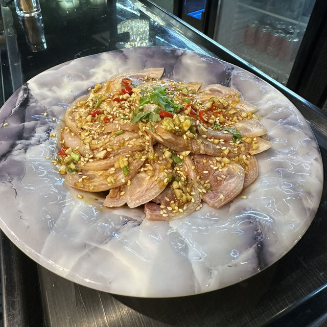 馬交覓食！打卡小熊造型．爆滿黃金蜆鍋