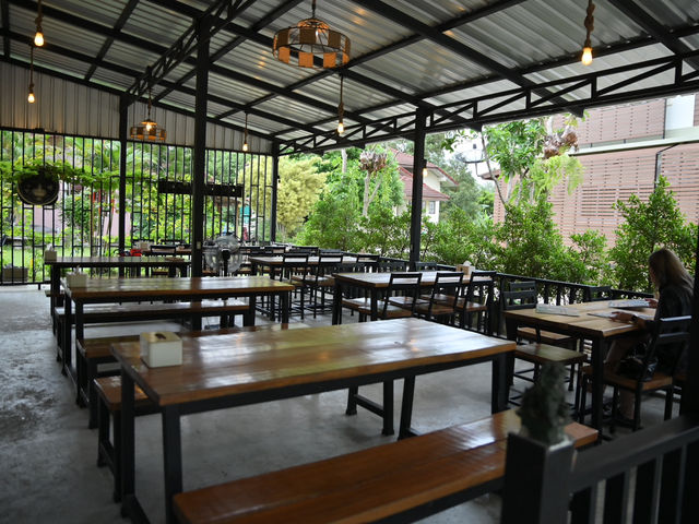 ครัวภูธร@ขนอม ร้านเล็กๆแต่รสจัดจ้านแบบตะโกน
