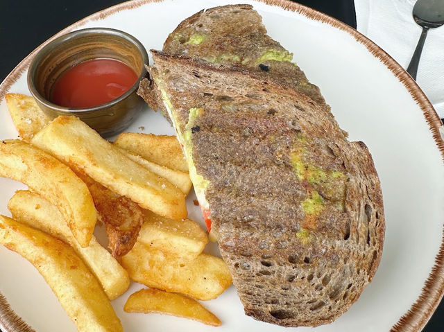 Nouli's Cafe