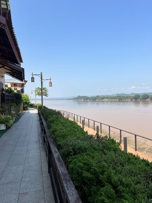 ปั่นจักรยานเล่น ชมวิวแม่น้ำโขง เชียงคาน