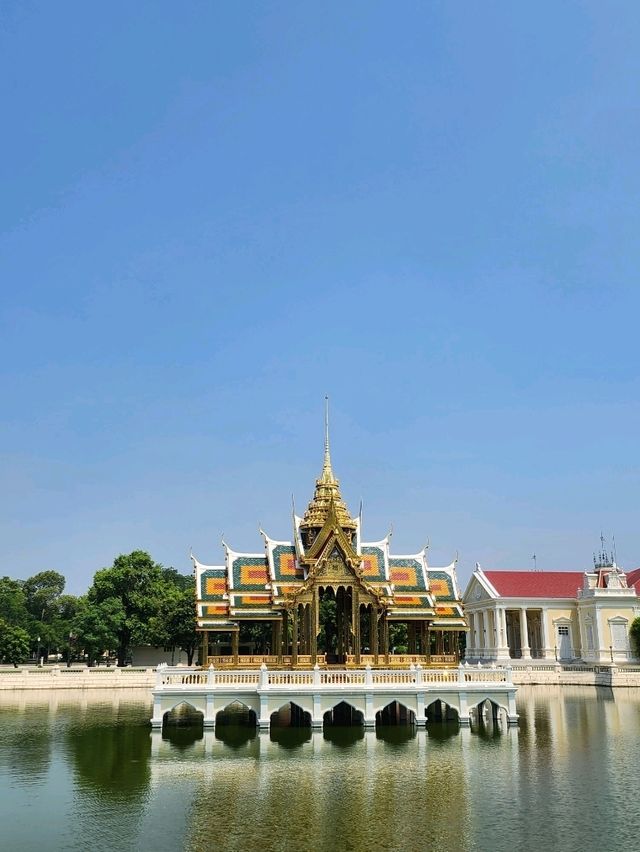 ชมความงดงามของ พระราชวังบางประอิน