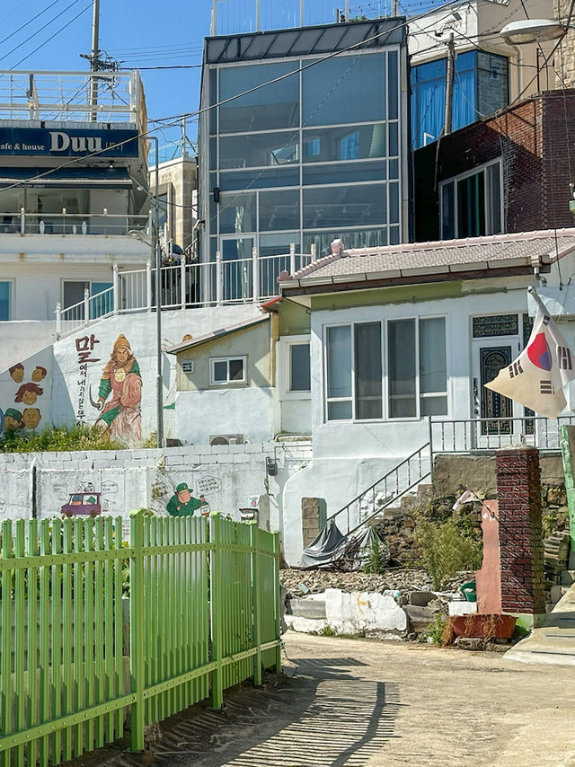 여수 여행 필수 코스 ‘고소동 벽화마을’