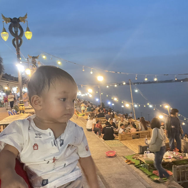 สะพานมิตรภาพไทย-ลาว มุกดาหาร