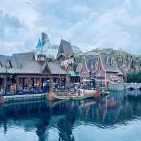 Exploring the Magic of Hong Kong Disneyland: A Day of Fun, Fantasy, and Adventure