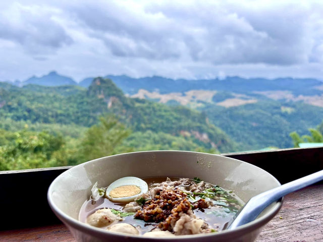 ร้านก๋วยเตี๋ยวหน้าหนาว ที่โรแมนติกที่สุด