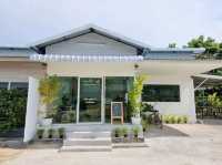 April's cafe & good day คาเฟ่เลี่ยงเมืองปากเกร็ด