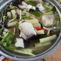 ครัวลุงหล่อ ร้านเด็ดอ่างทอง