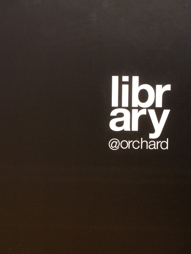 ⦅シンガポール⦆ library@orchard～曲線状の本棚が美しいフォトジェニックな図書館～