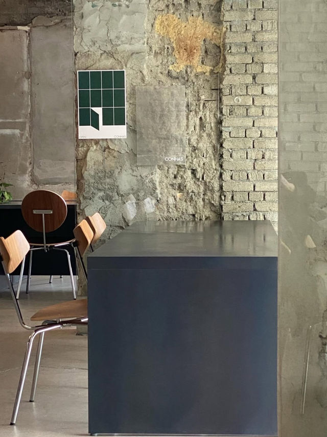 겨울철에도 청량한 수영장 테라스가 있는 🌊 한남동 야외데이트 추천 🩵