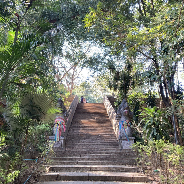 ‘วัดอุโมงค์’ วัดบรรยากาศดี เที่ยวแล้วสบายใจ