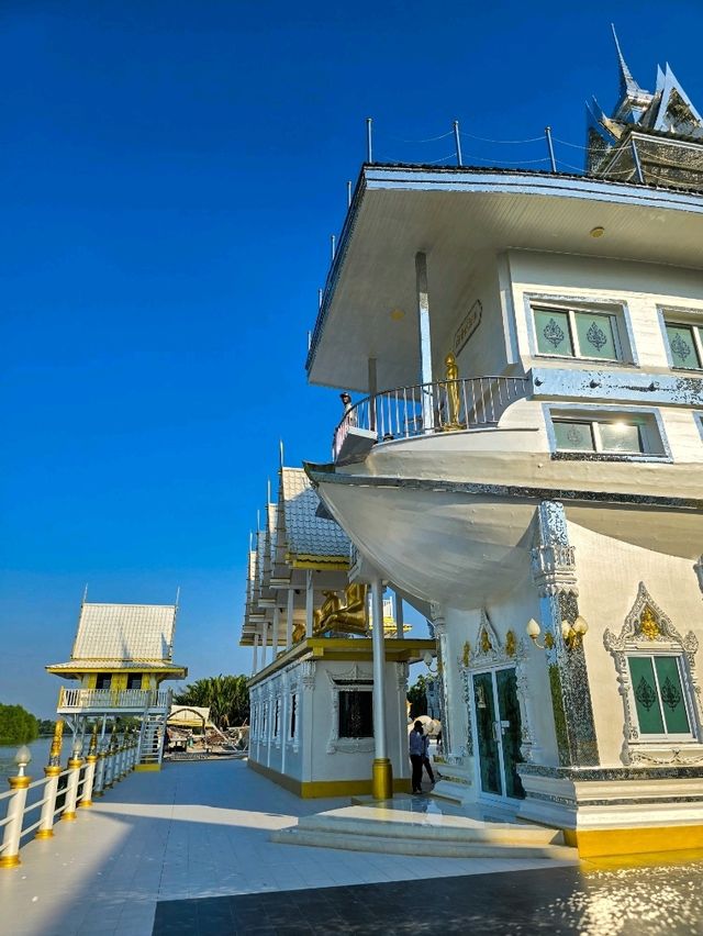 วัดพุทธพรหมยาน ไหว้พระที่วัดเกาะกลางน้ำขอพรปีใหม่