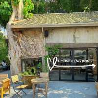 มานั่งคาเฟ่ริมน้ำที่HONG SIENG KONG🏡