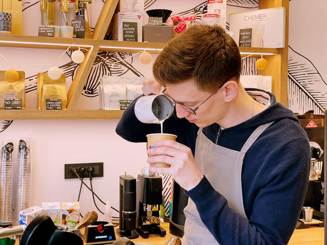 Stow 2 Go: Where Specialty Coffee Meets Ljubljana’s Bustling Streets!