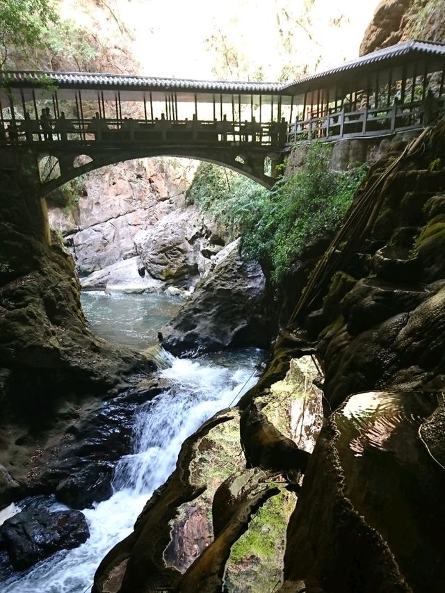 中國最大的喀斯特溶洞博物館：雲南九鄉溶洞