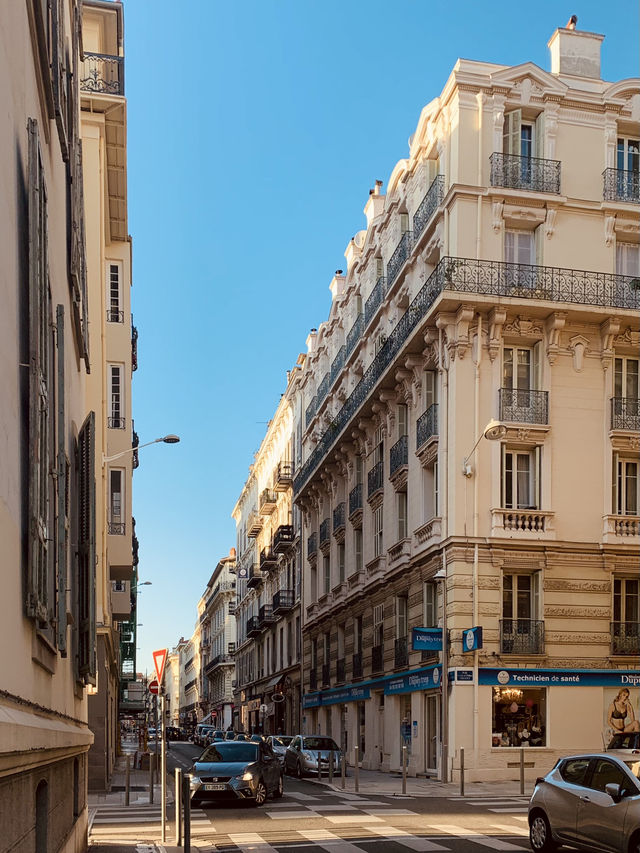 STUNNING architectural views and streets in Nice Old Town 🇫🇷 