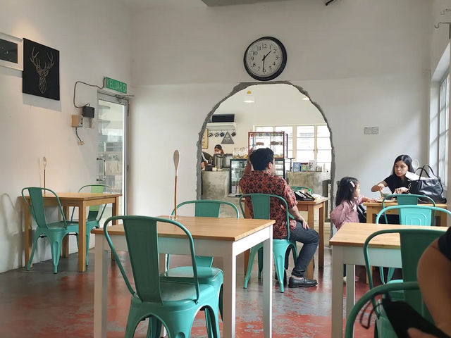A cozy cafe established in a homey bungalow in the heart of KL