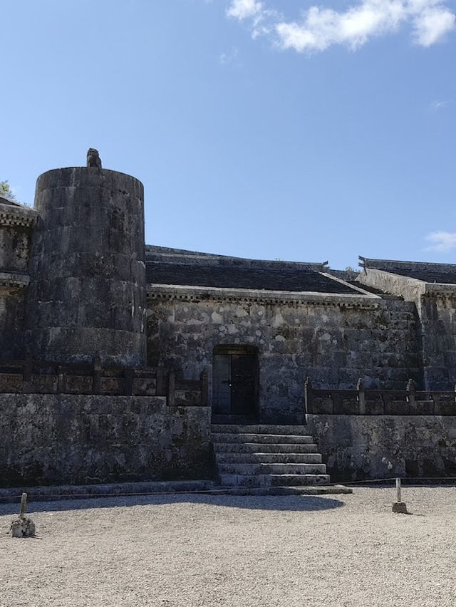 Tamaudun Garden (玉陵庭園)