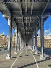 A Cinematic Stroll on Bir-Hakeim Bridge, Paris