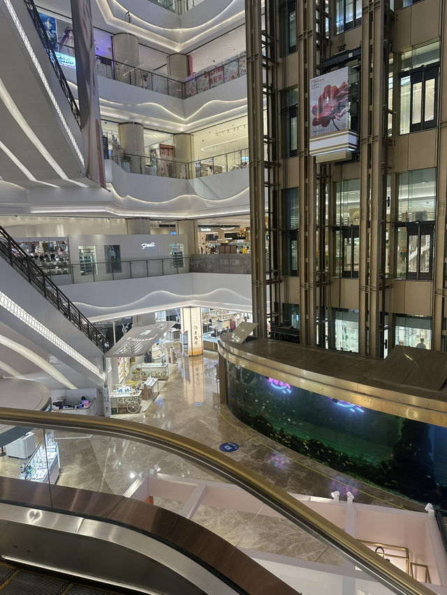 【中国🇨🇳上海】とっても綺麗な老舗のショッピングスポット！