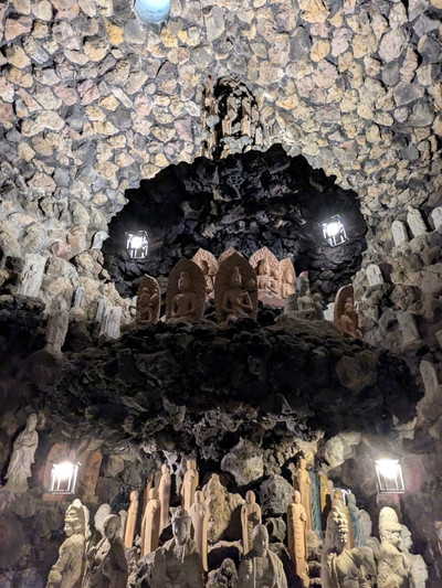耕三寺の中にある千佛洞地獄峡 | Trip.com 尾道