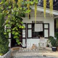 คาเฟ่กลางสวนกล้วยไม้ Vibes สวยดีต่อใจ #นครปฐม 🍰🌼