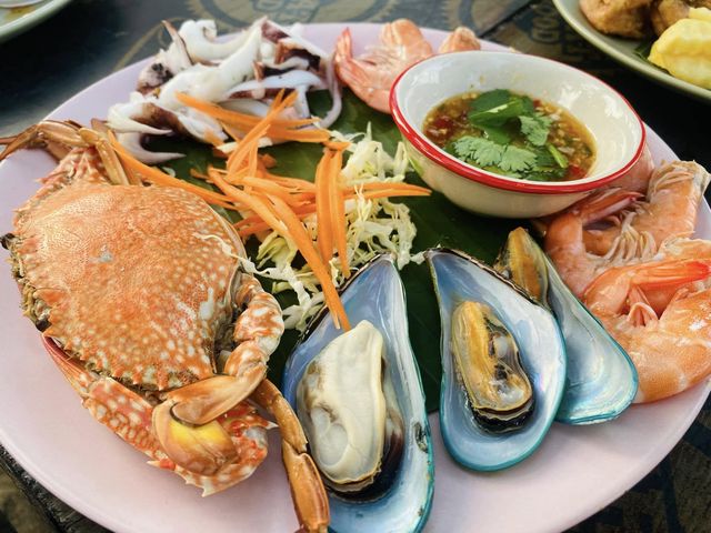 ร้านอาหารข้าวมันเล @หาดบ้านตะเคียนดำ