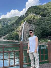 Nature’s Hidden Gem: Waterfall & Lake Escape