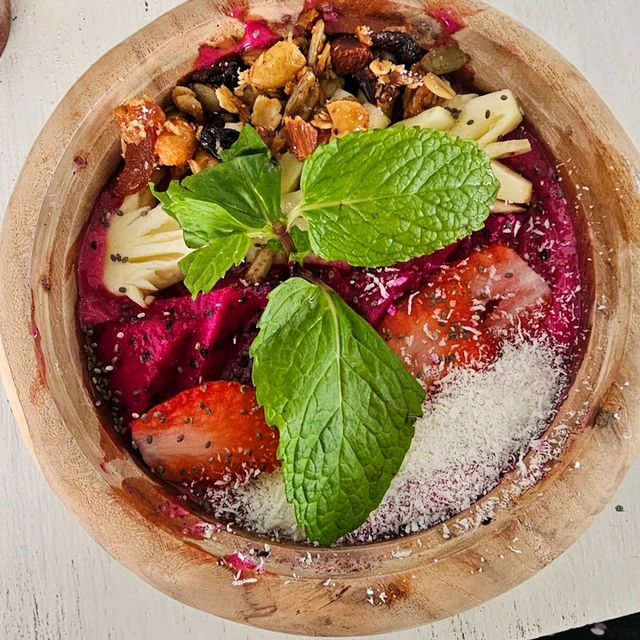 a spacious bakery restaurant 