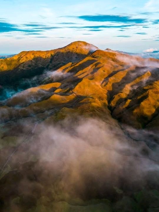 truly mesmerizing, with a remarkable transition from lush grasslands