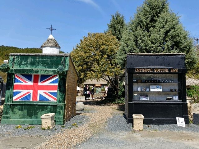 京都-亀岡の山奥に人知れず佇む英国の街並み-英国村-