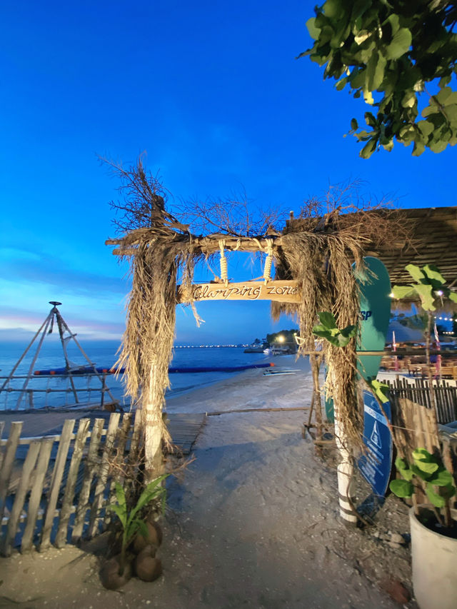 ร้าน Seafood Club Bangsaen ร้านอาหาร/Beach bar